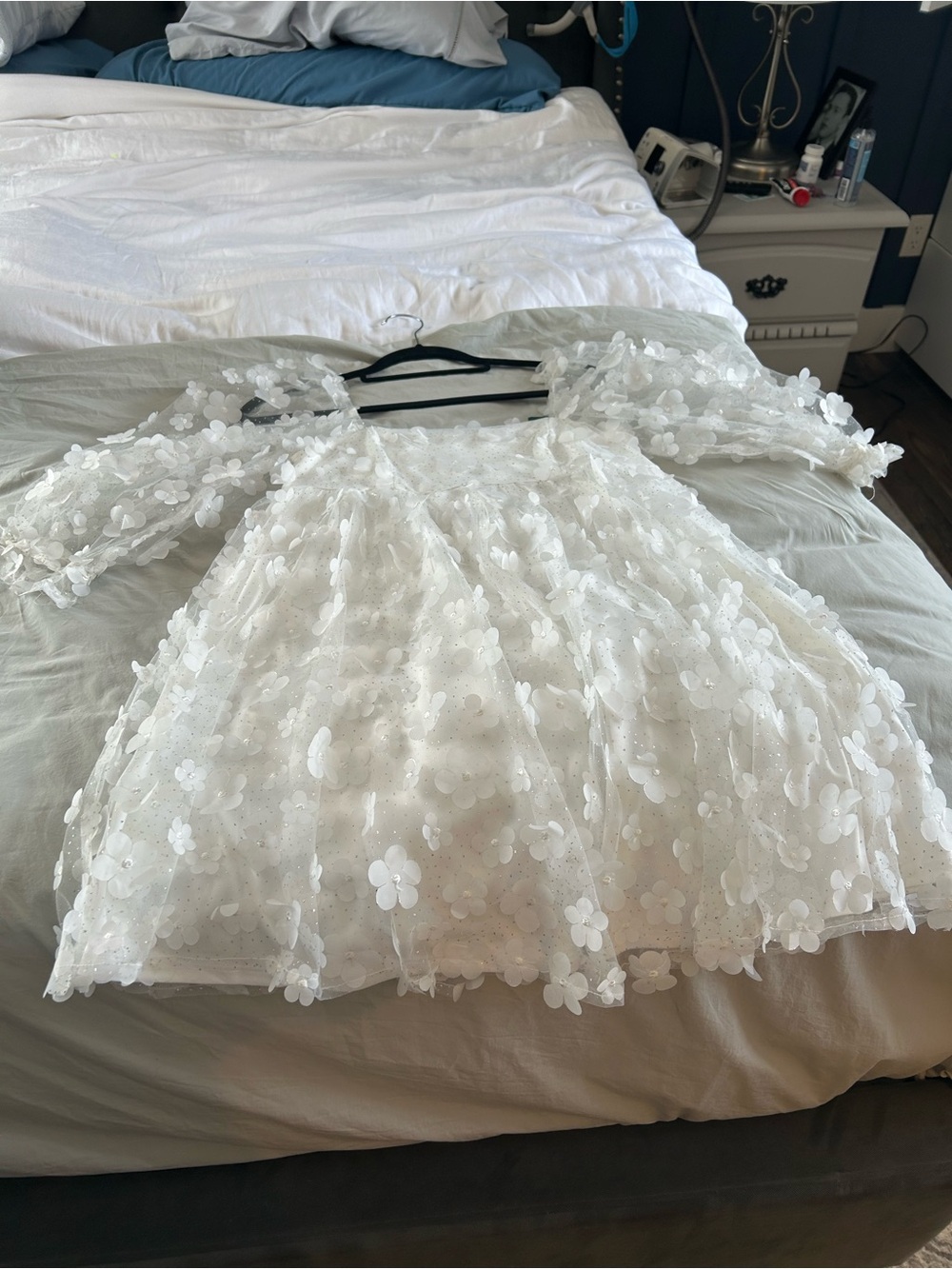 White Floral Appliqué Mini Dress - Picture 5 of 9